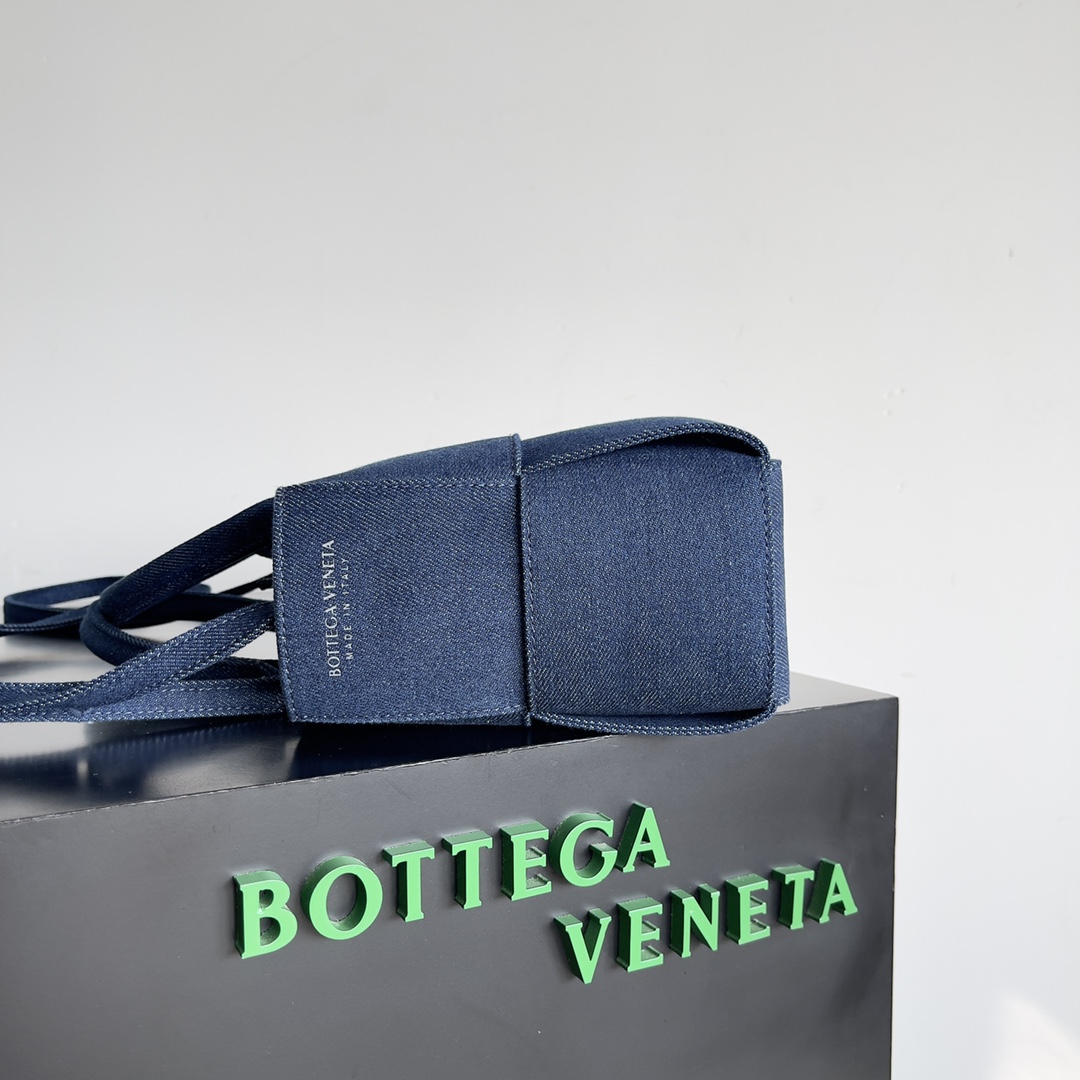 Bottega Veneta Shopping Bags